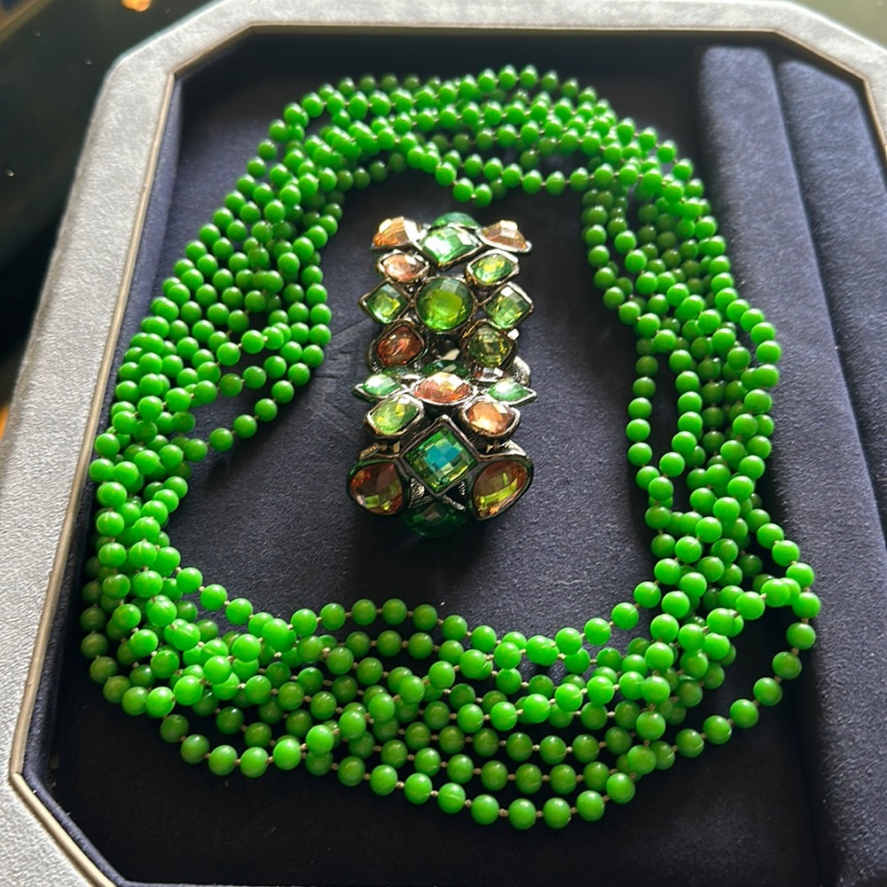 NWOT Gorgeous Parrot green long bead necklaces (4) accompanied with bracelet - Picture 1 of 12